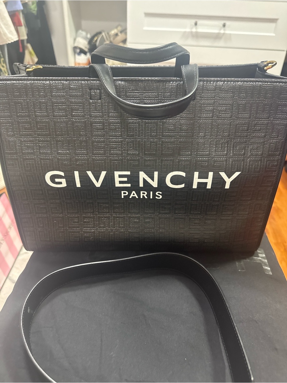 Givenchy Bond Large Black 4G Embossed Leather Tote Logo Bag Authentic - Picture 4 of 8